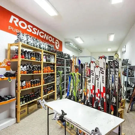 Апартхотел Pine Forest 3*